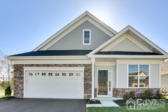 96 Woodside Ln