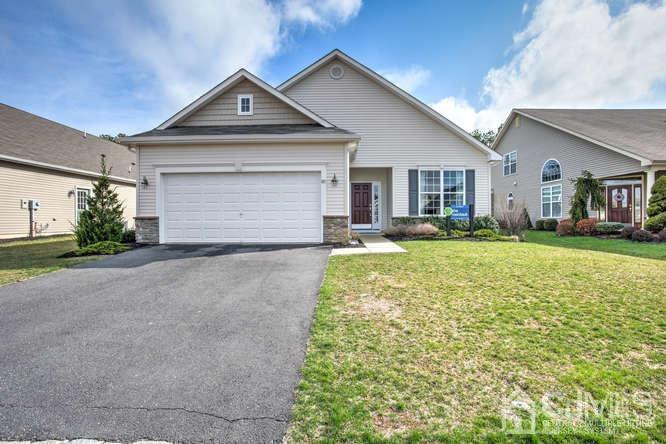 94 Woodside Ln