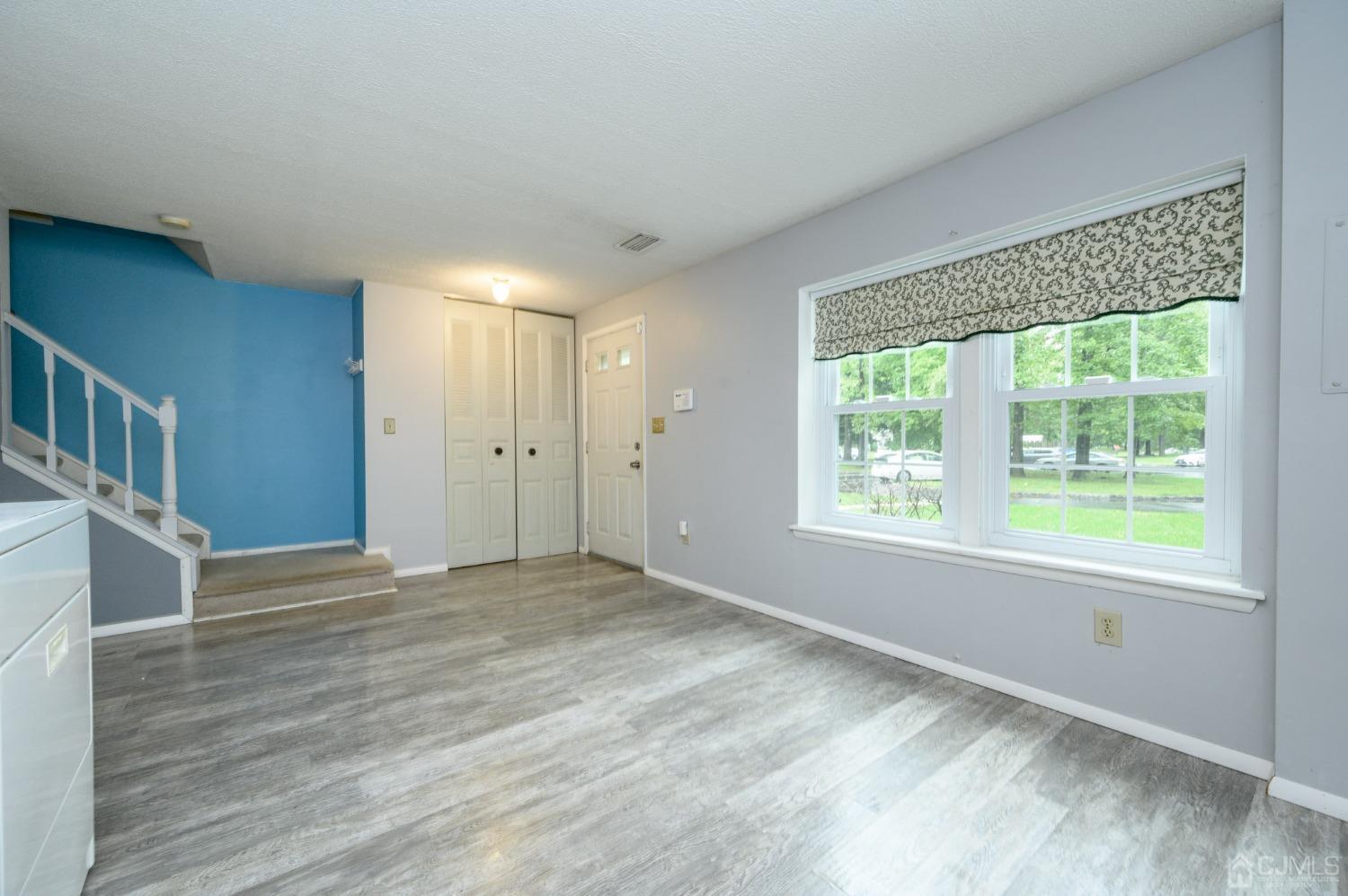 64-64 cottonwood, South Brunswick, NJ, 08852