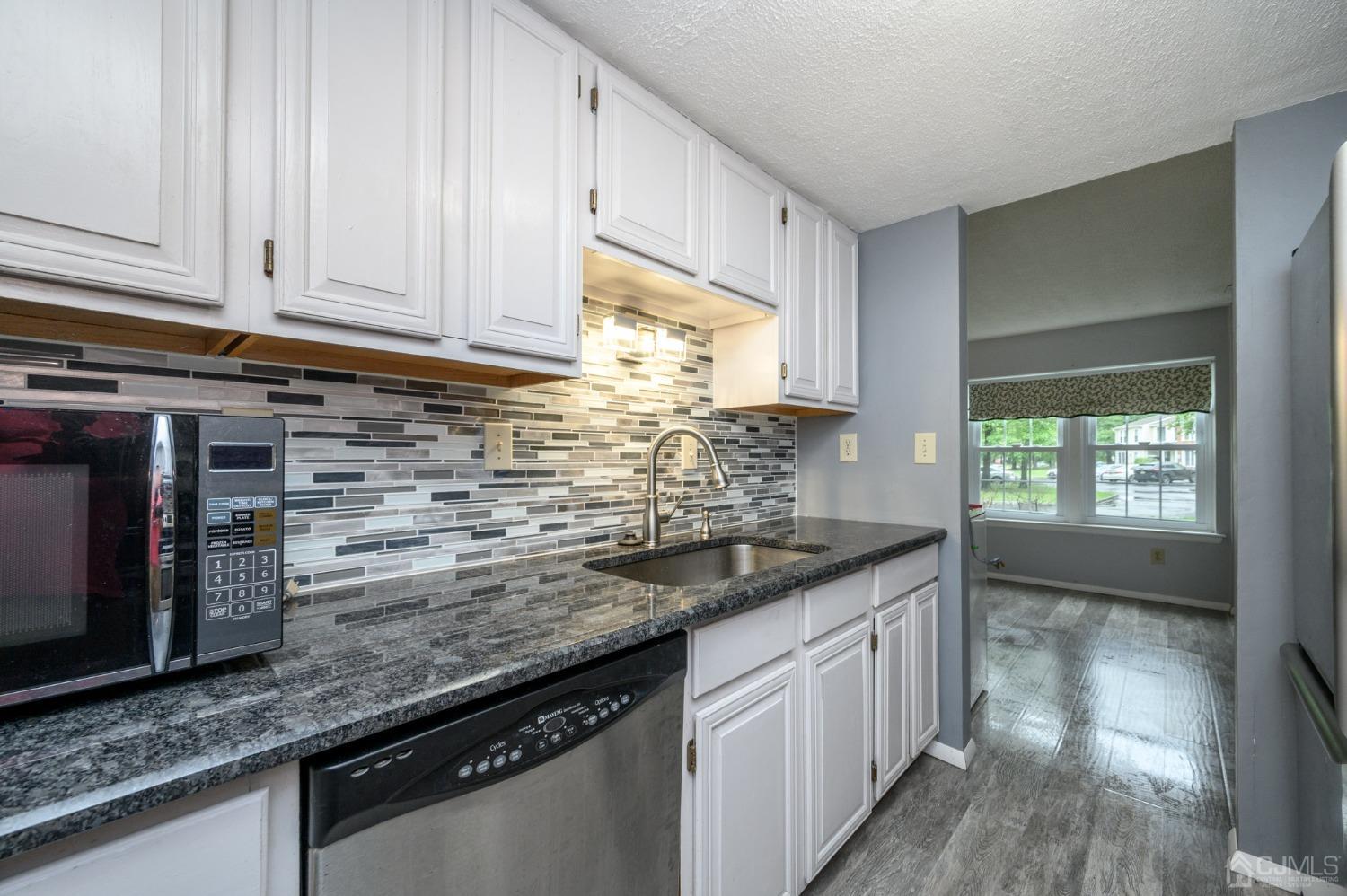 64-64 cottonwood, South Brunswick, NJ, 08852