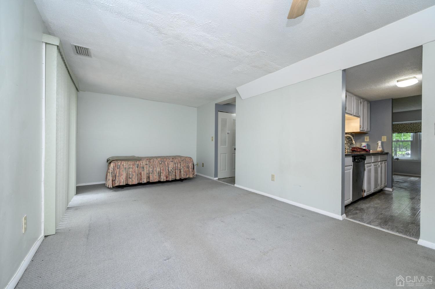 64-64 cottonwood, South Brunswick, NJ, 08852