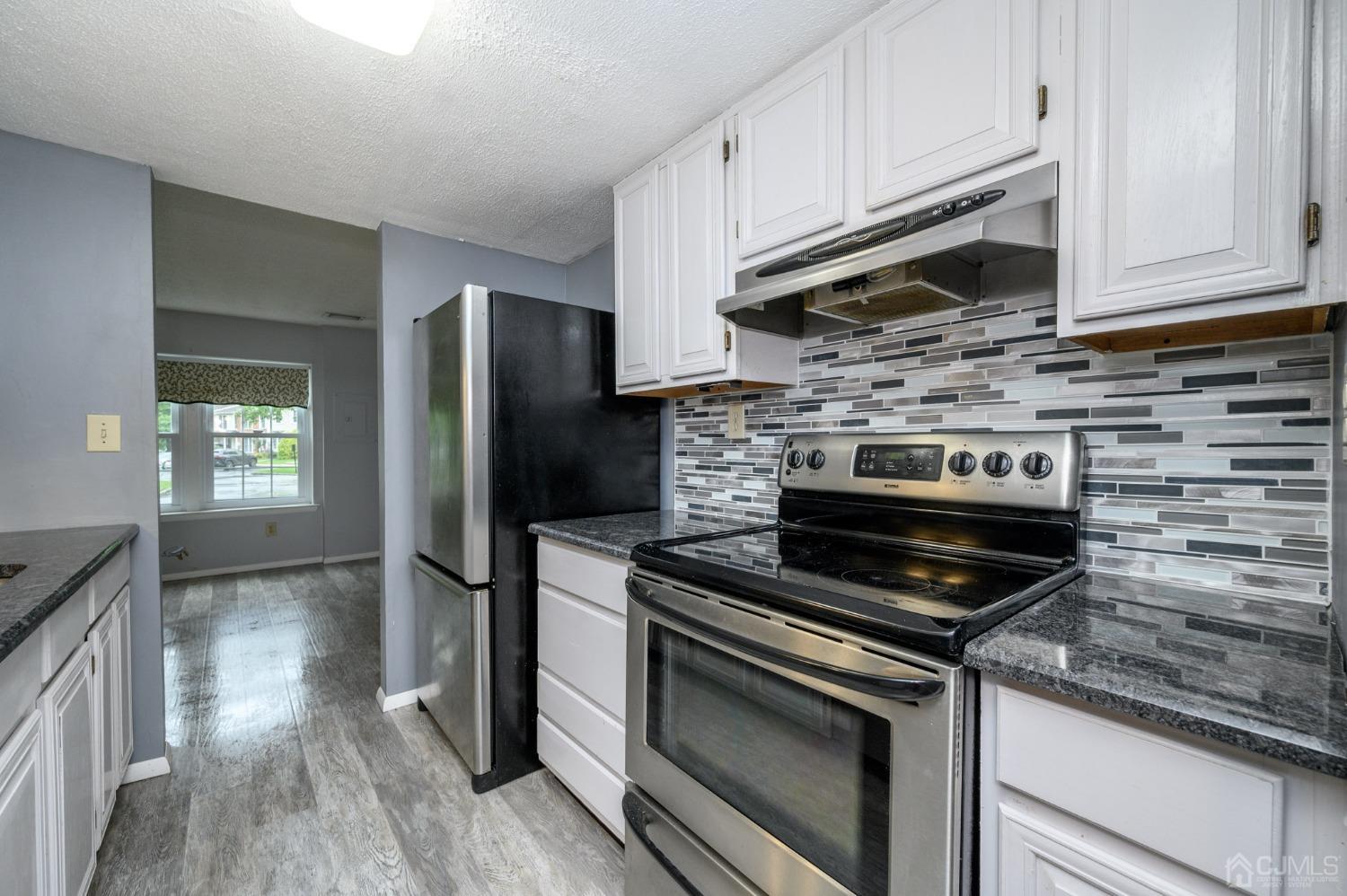 64-64 cottonwood, South Brunswick, NJ, 08852