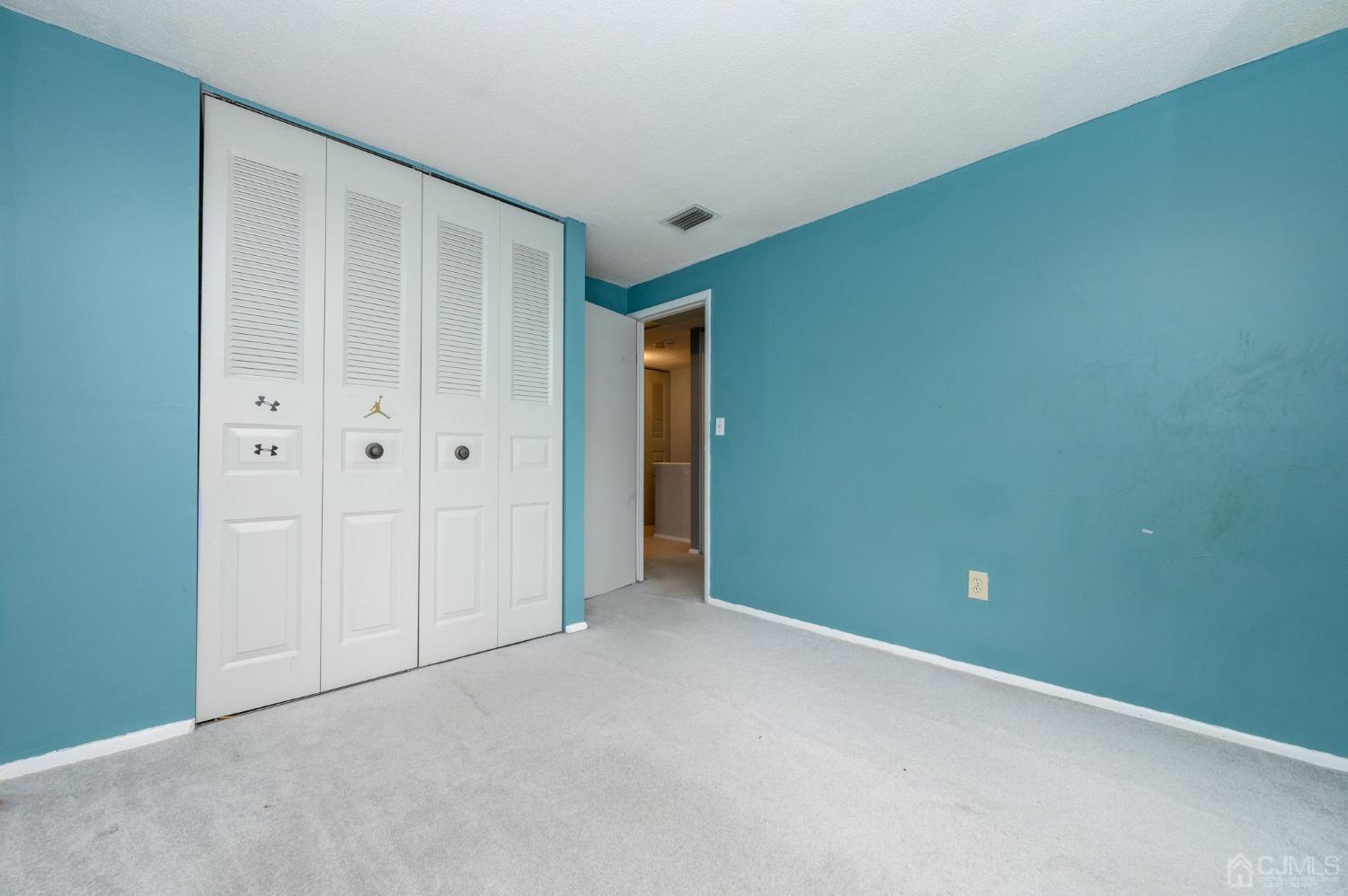 64-64 cottonwood, South Brunswick, NJ, 08852