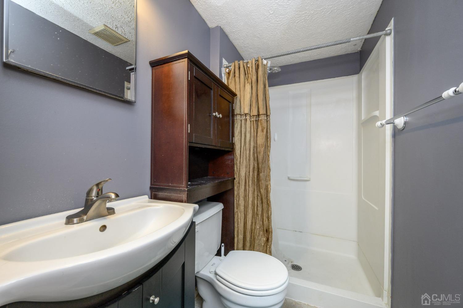 64-64 cottonwood, South Brunswick, NJ, 08852