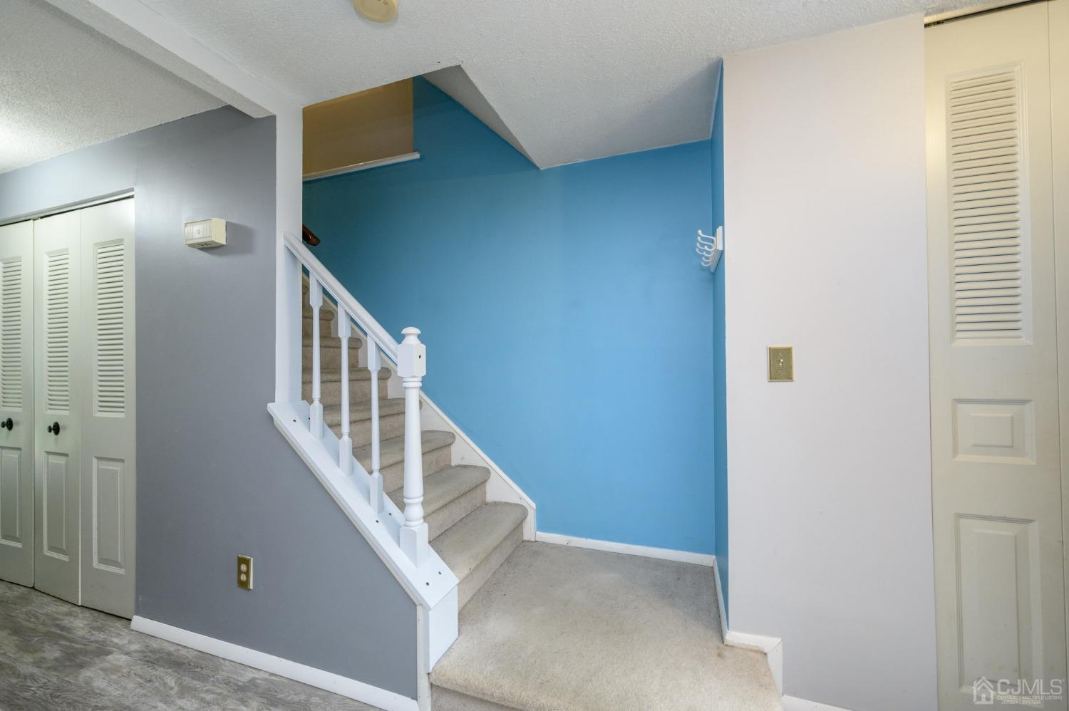 64-64 cottonwood, South Brunswick, NJ, 08852