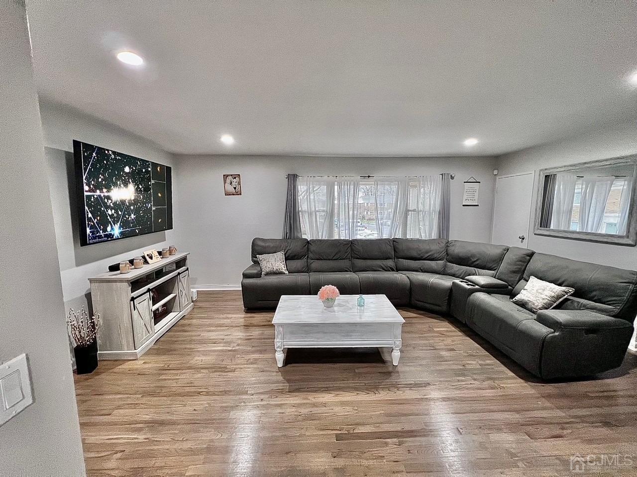 199-199 Evergreen UNIT 5B, Middlesex, NJ, 08837