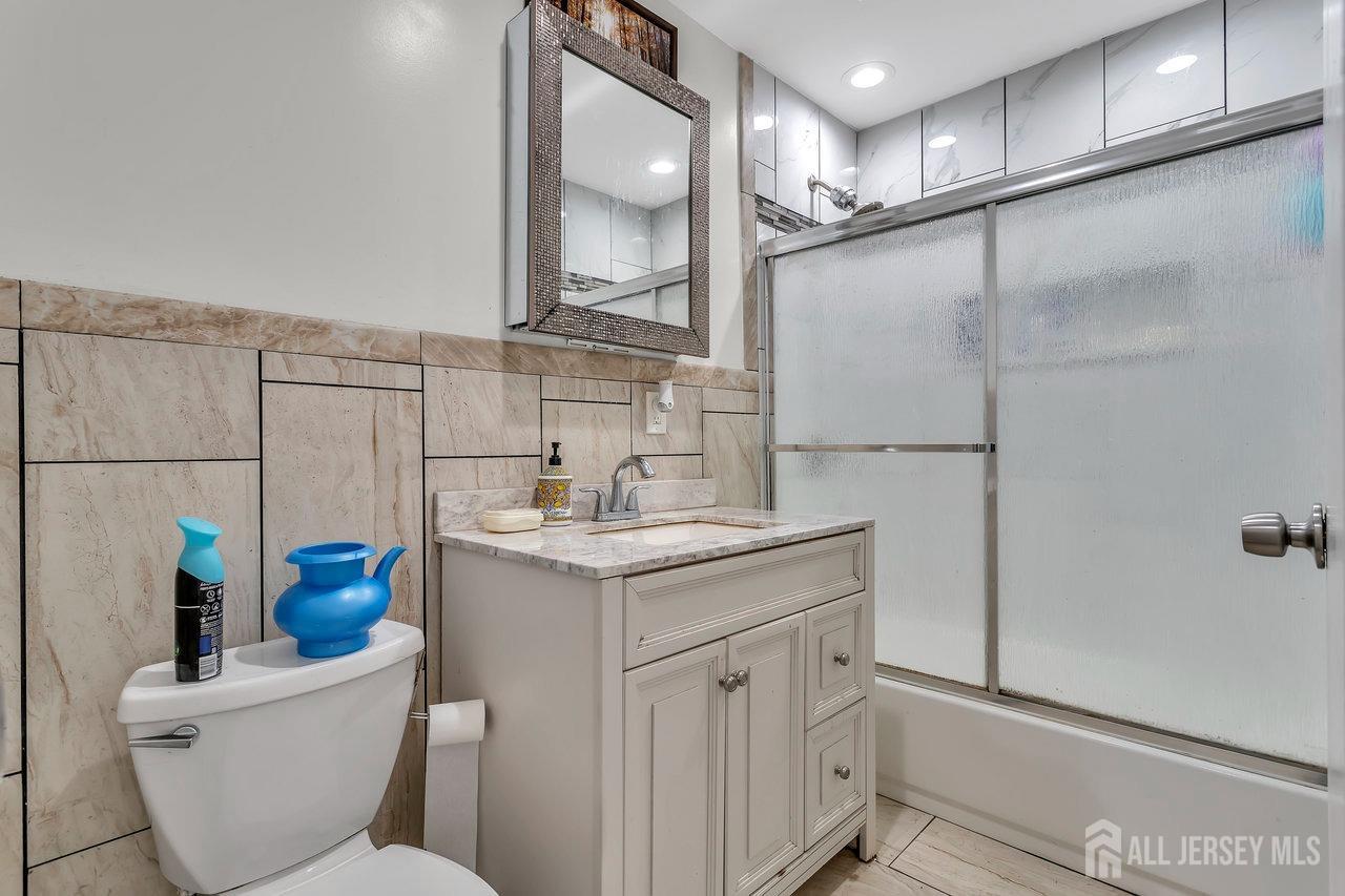 109 S Harrison, Iselin, NJ, 08830