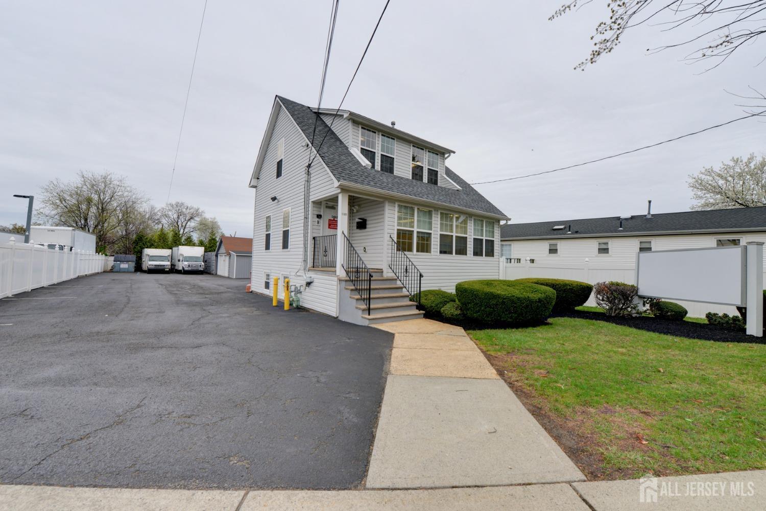 1462 roosevelt, Carteret, NJ, 07008