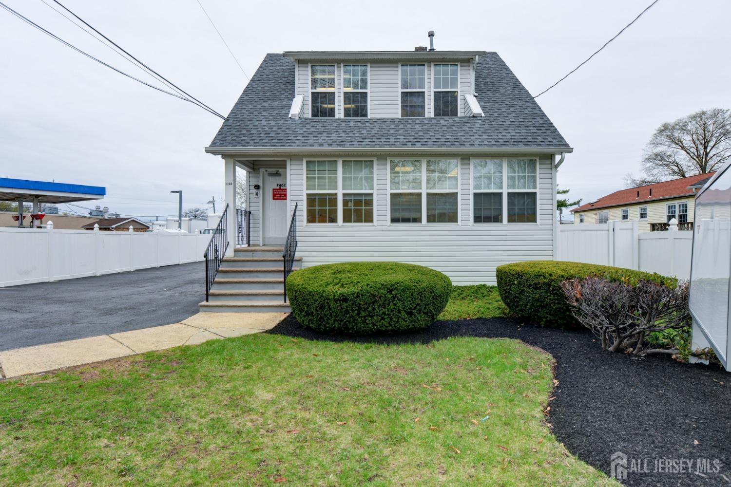 1462 roosevelt, Carteret, NJ, 07008