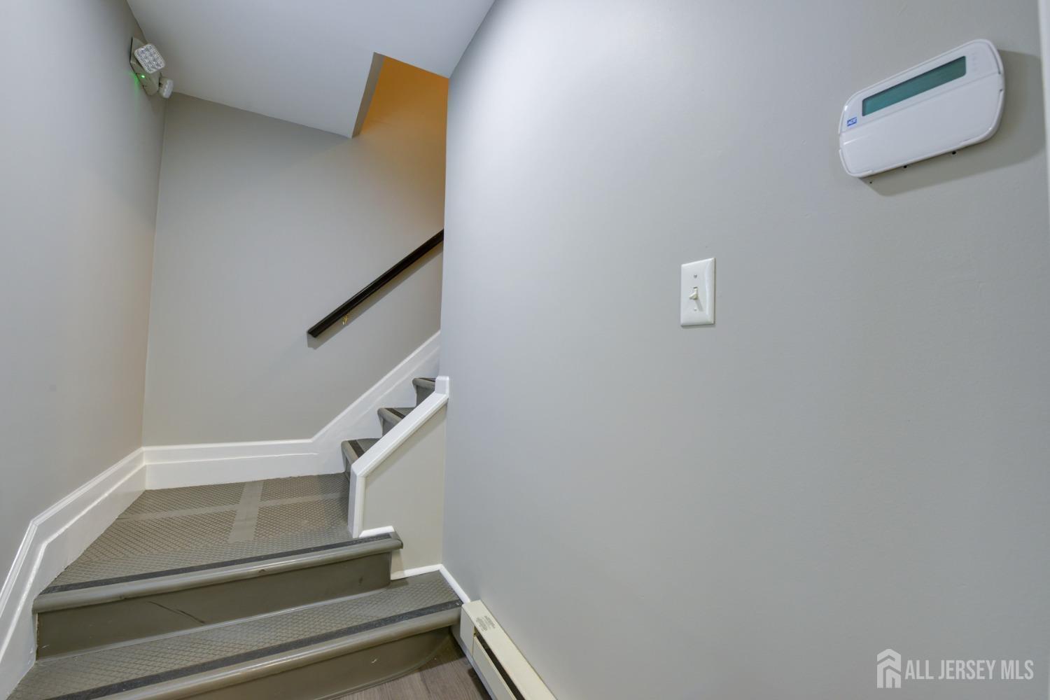 1462 roosevelt, Carteret, NJ, 07008