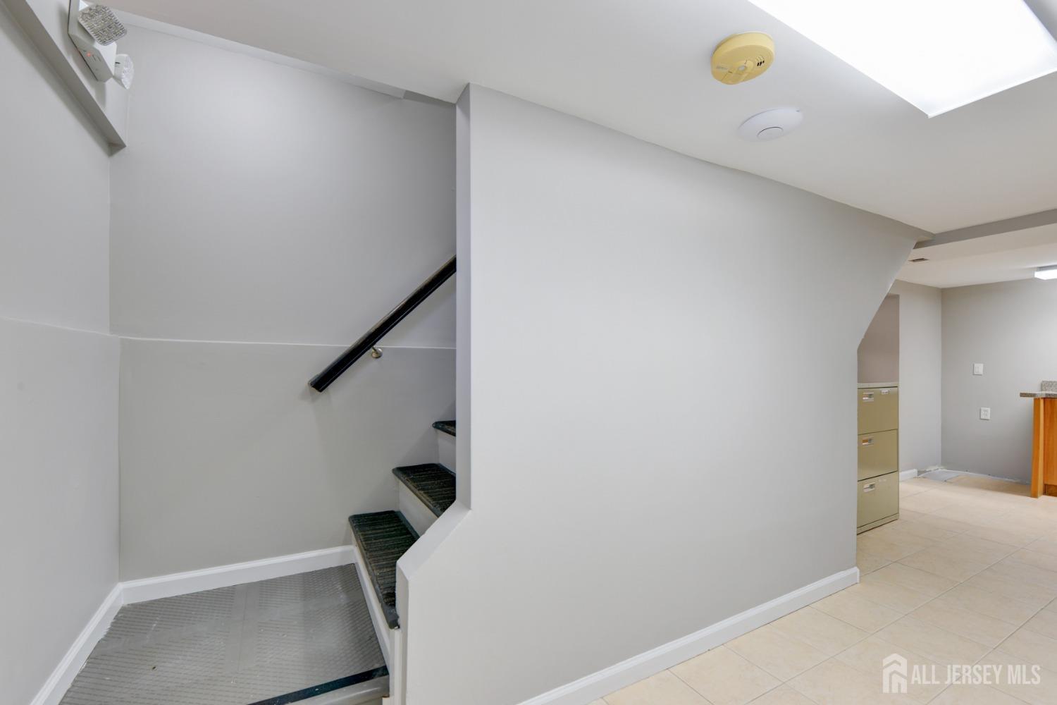 1462 roosevelt, Carteret, NJ, 07008