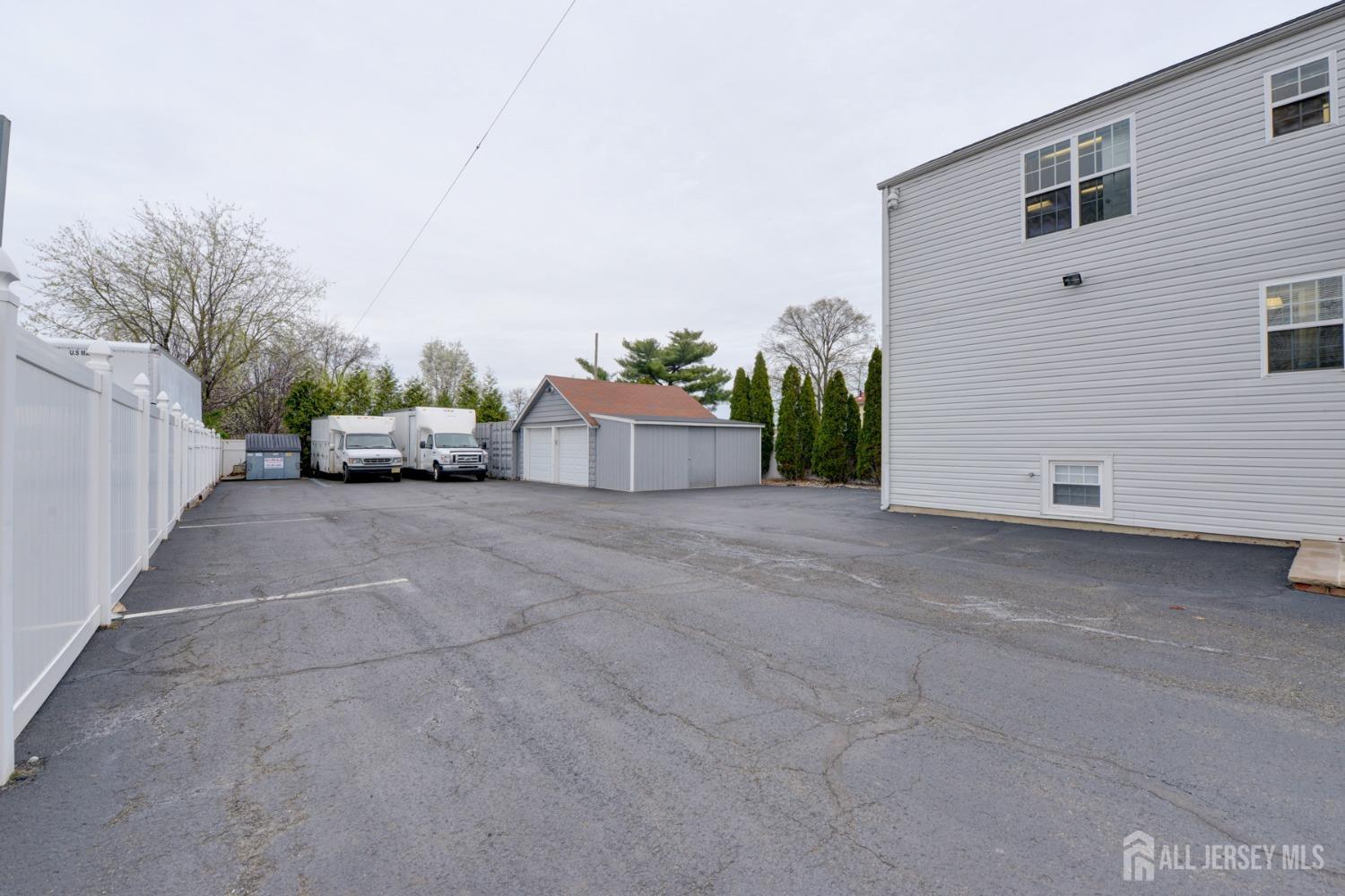 1462 roosevelt, Carteret, NJ, 07008