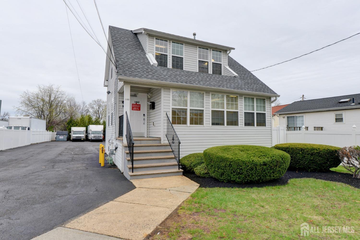 1462 roosevelt, Carteret, NJ, 07008