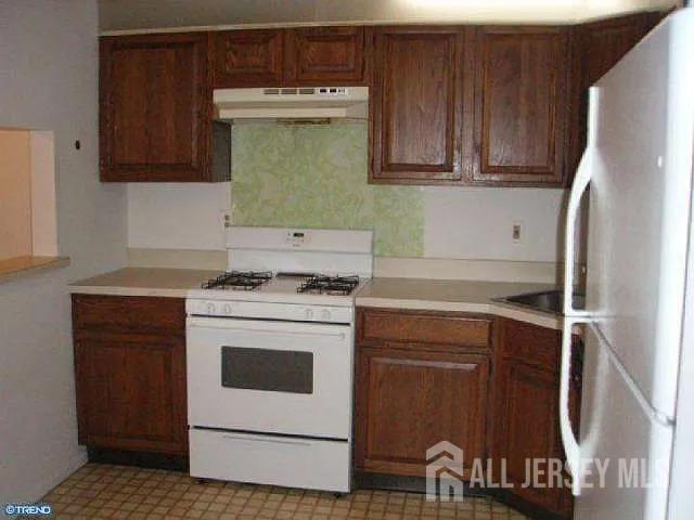 40 Holly Court, Hamilton NJ 08619 - View 5