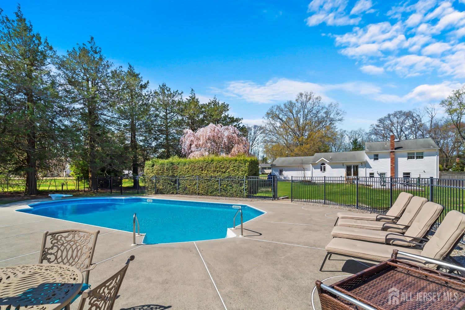 46 Hosford, Leonardo, NJ, 07737