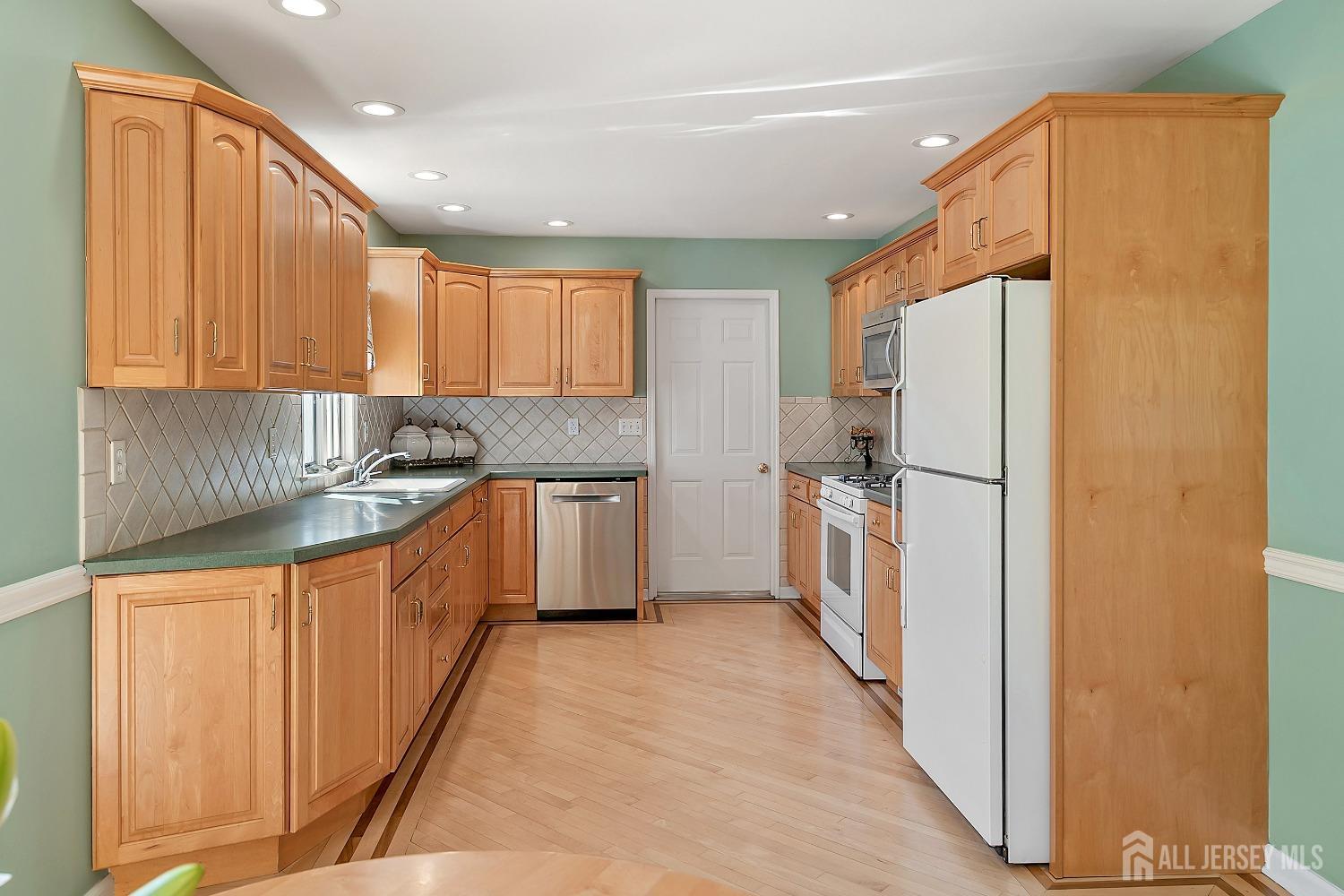 46 Hosford, Leonardo, NJ, 07737