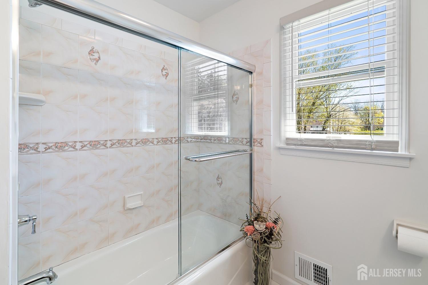 46 Hosford, Leonardo, NJ, 07737