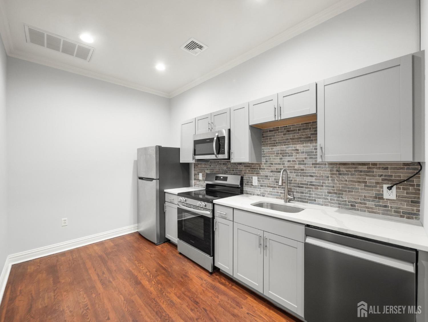16 Church Street, Montclair NJ 07042 - View 4