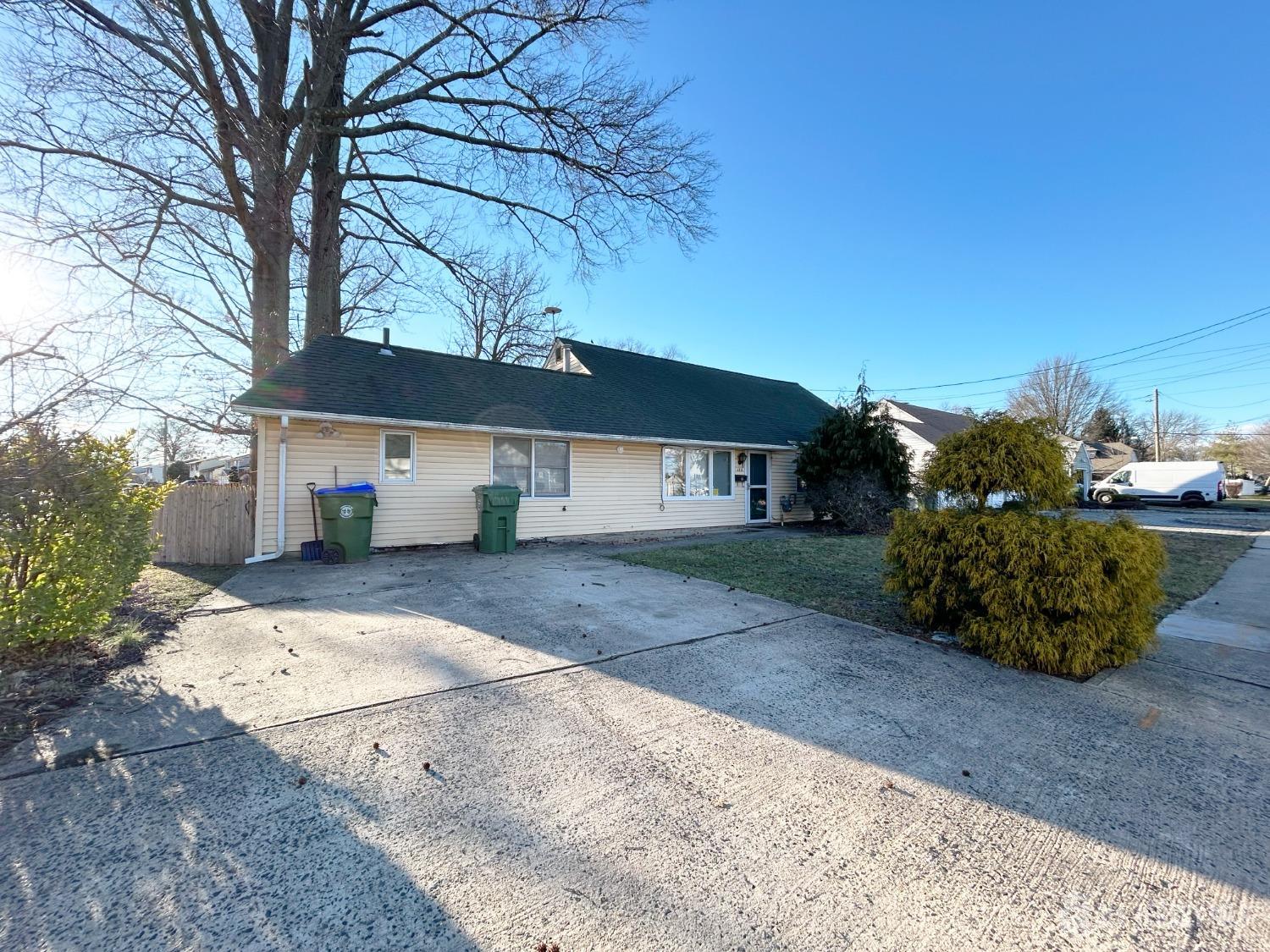 122 Vineyard Road, Edison NJ 08817 - Main View
