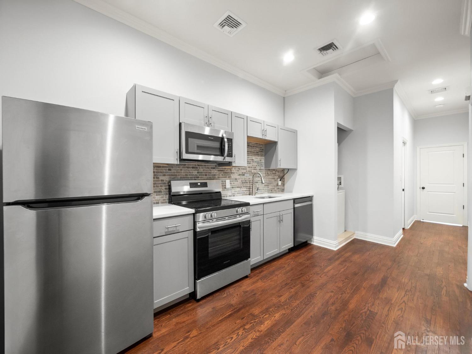 16 Church Street, Montclair NJ 07042 - View 3