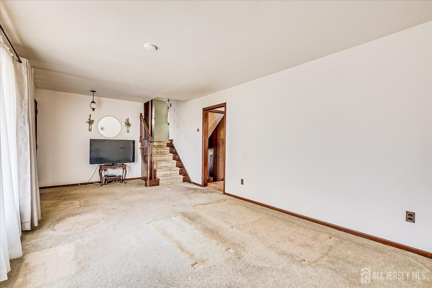 6 N Minnisink Avenue, Sayreville NJ 08859 - View 4