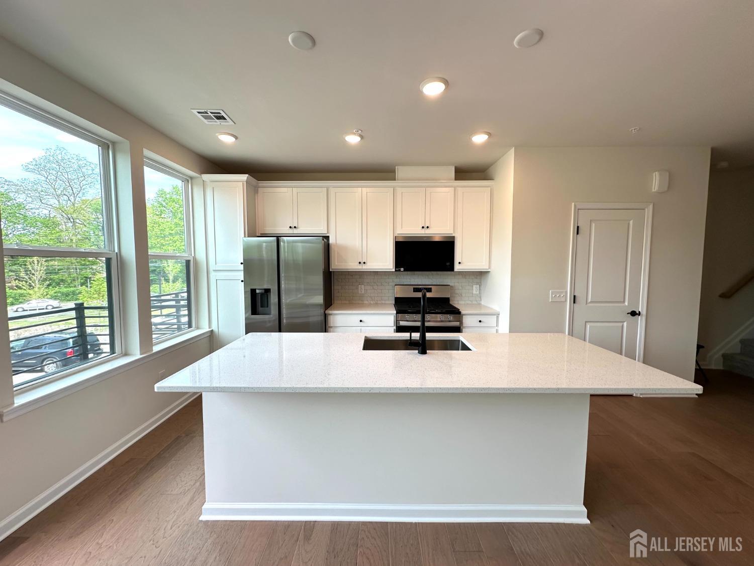 1416 Sadie Circle, New Brunswick NJ 08901 - View 5