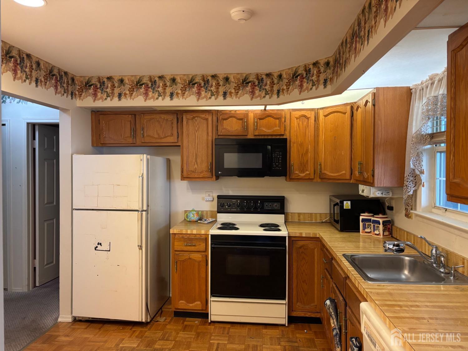 8 Benjamin Franklin Dr Drive # 8E, Monroe NJ 08831 - View 5