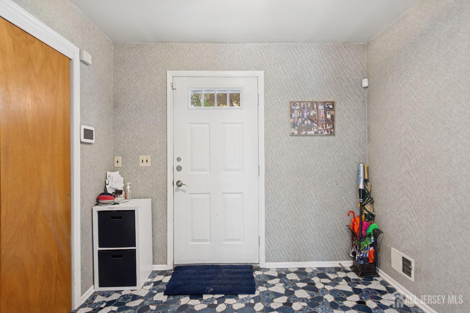 13 Edgemount Road, Edison NJ 08817 - View 3