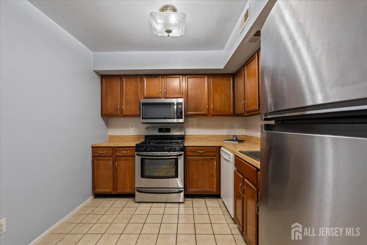 1213 Country Mill Drive, East Windsor NJ 08512 - View 4