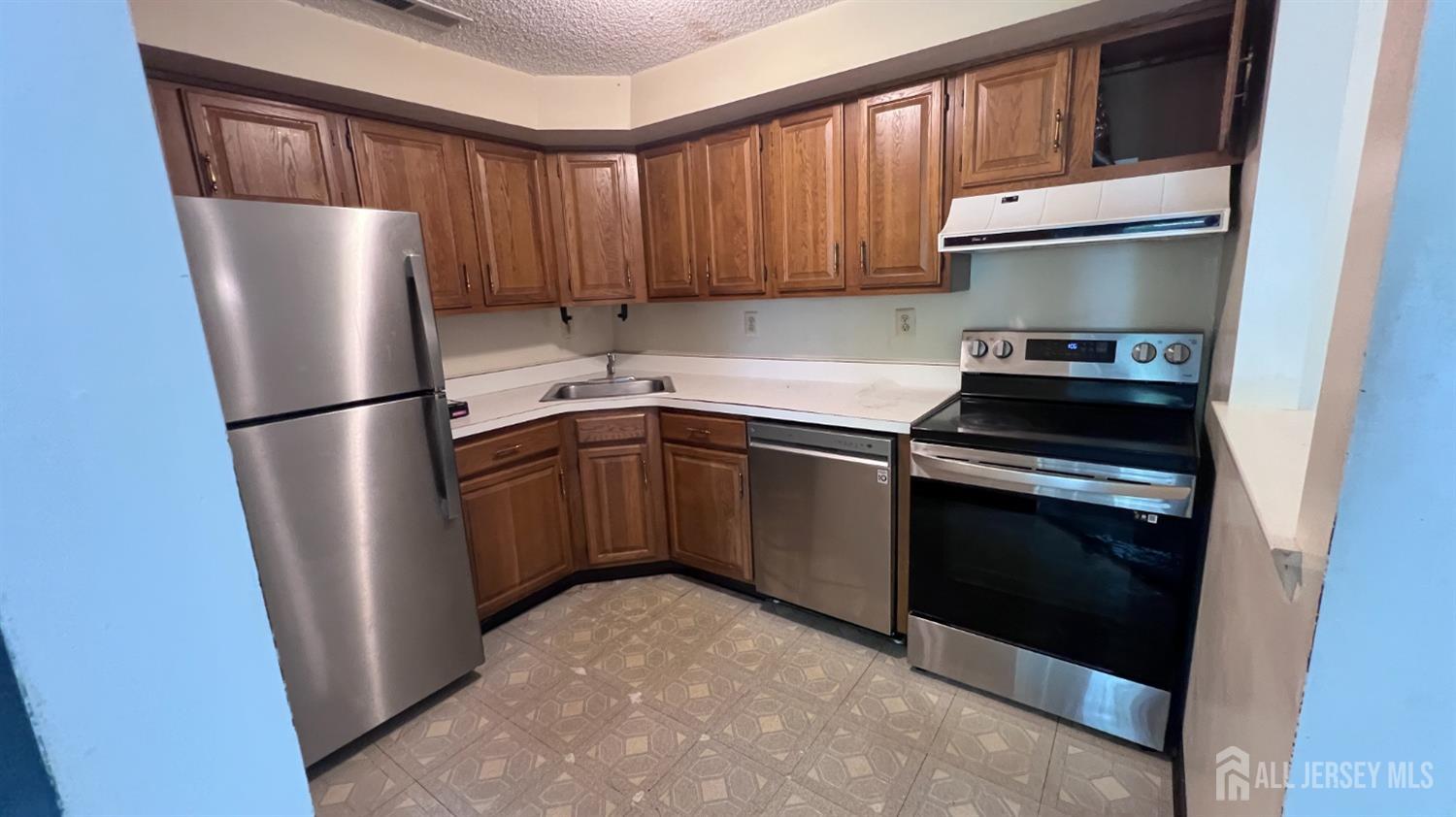 1816 Aspen Drive, Plainsboro NJ 08536 - View 2