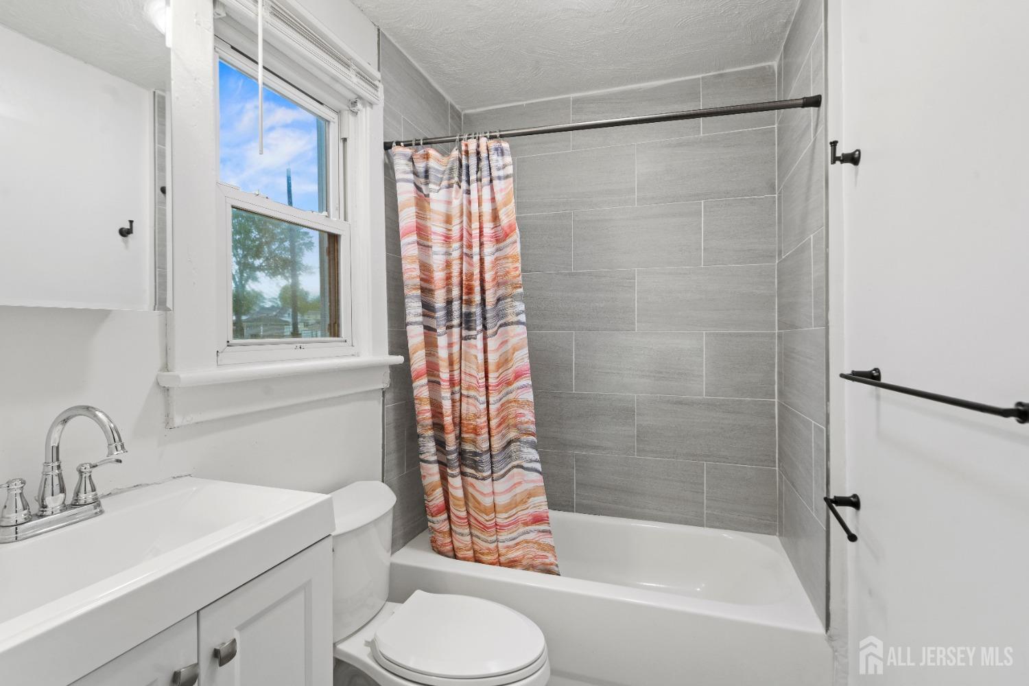 5 Wedgewood Ave Avenue, Woodbridge Proper NJ 07095 - View 4