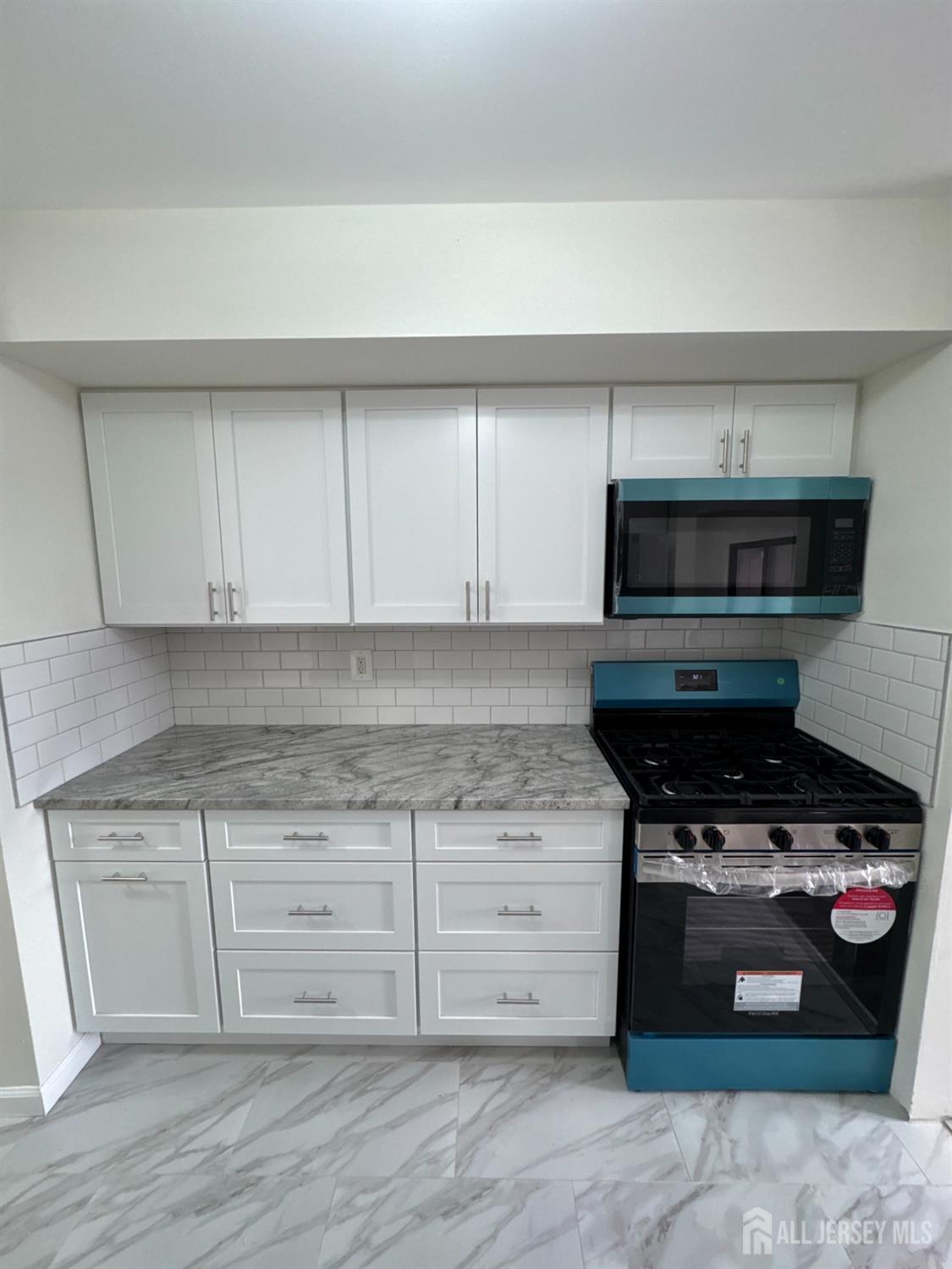 89 Golden Square, Woodbridge Proper NJ 07095 - View 5