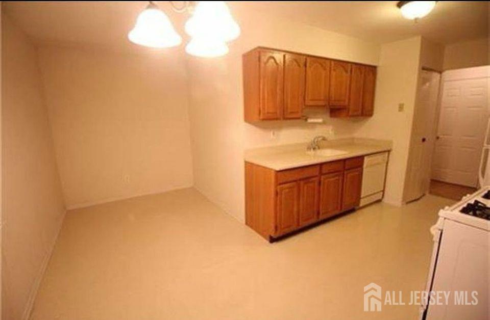 101 Beverly Hill Terrace # M, Middlesex NJ 07095 - View 3