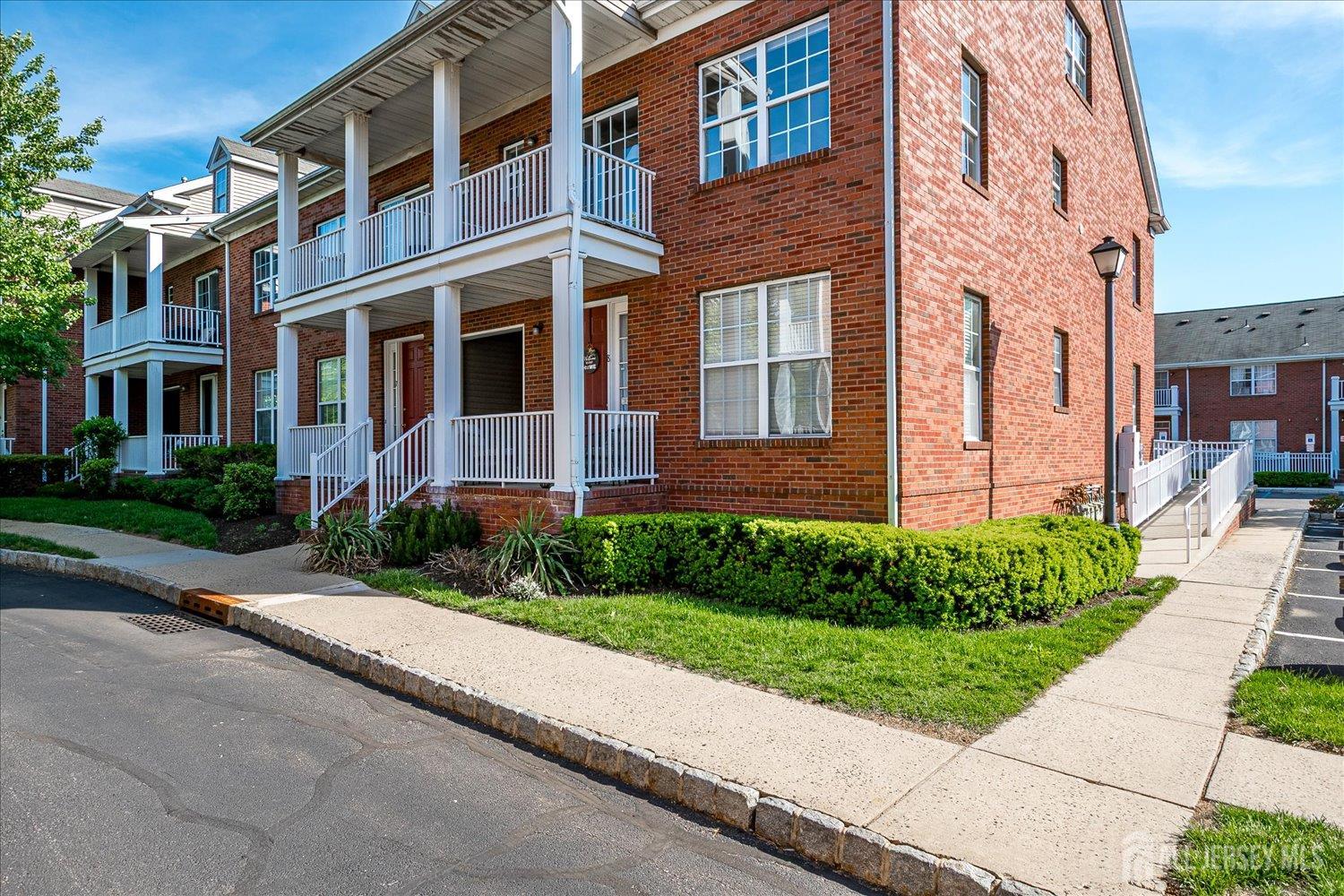 8 Central Square Park, Metuchen NJ 08840 - View 4