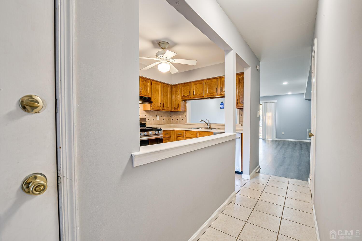1209 Woodbridge Commons Way, Iselin NJ 08830 - View 4