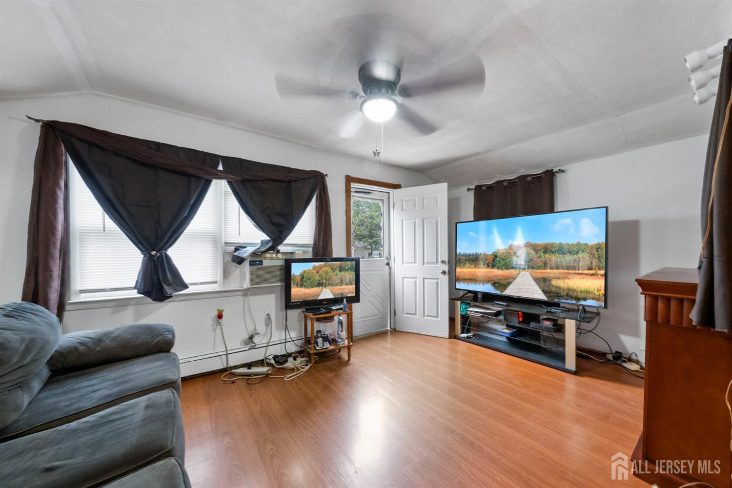 809 summerfield, South Amboy, NJ, 08879