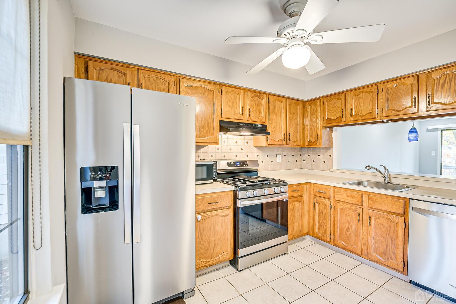 1209 Woodbridge Commons Way, Iselin NJ 08830 - View 5