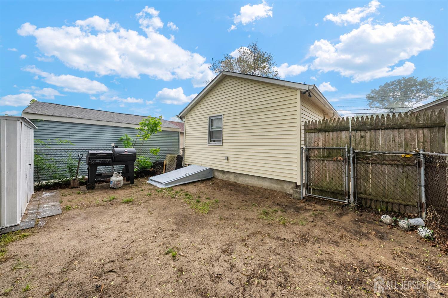 809 summerfield, South Amboy, NJ, 08879