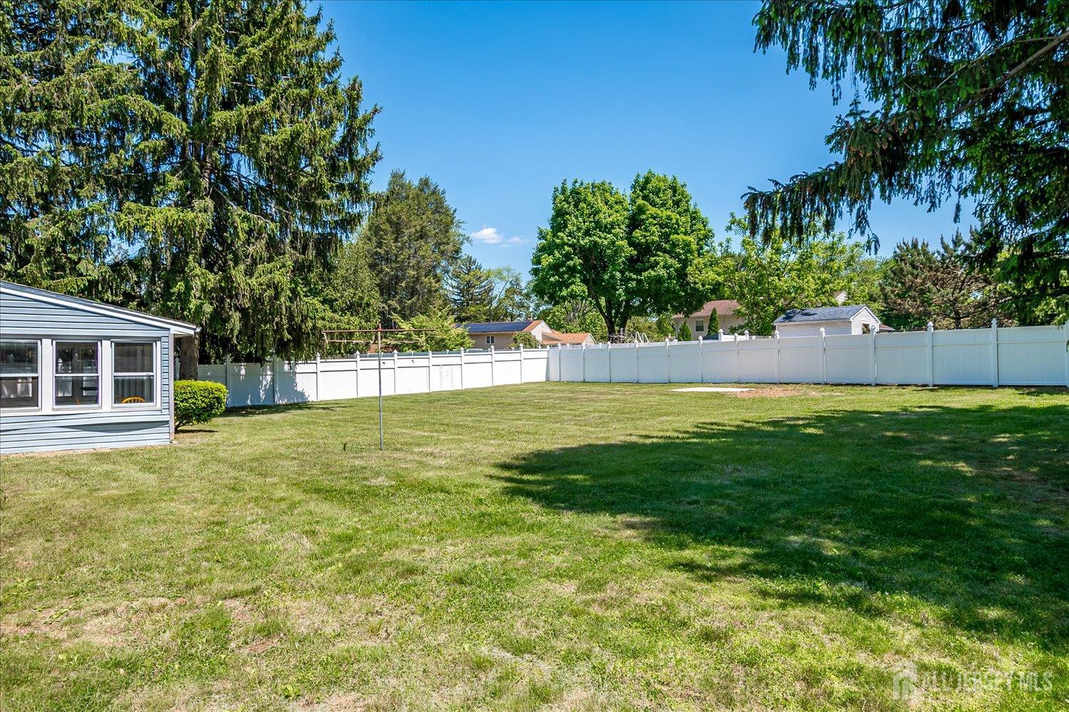 16 Landsdowne Road, East Brunswick NJ 08816 - View 5