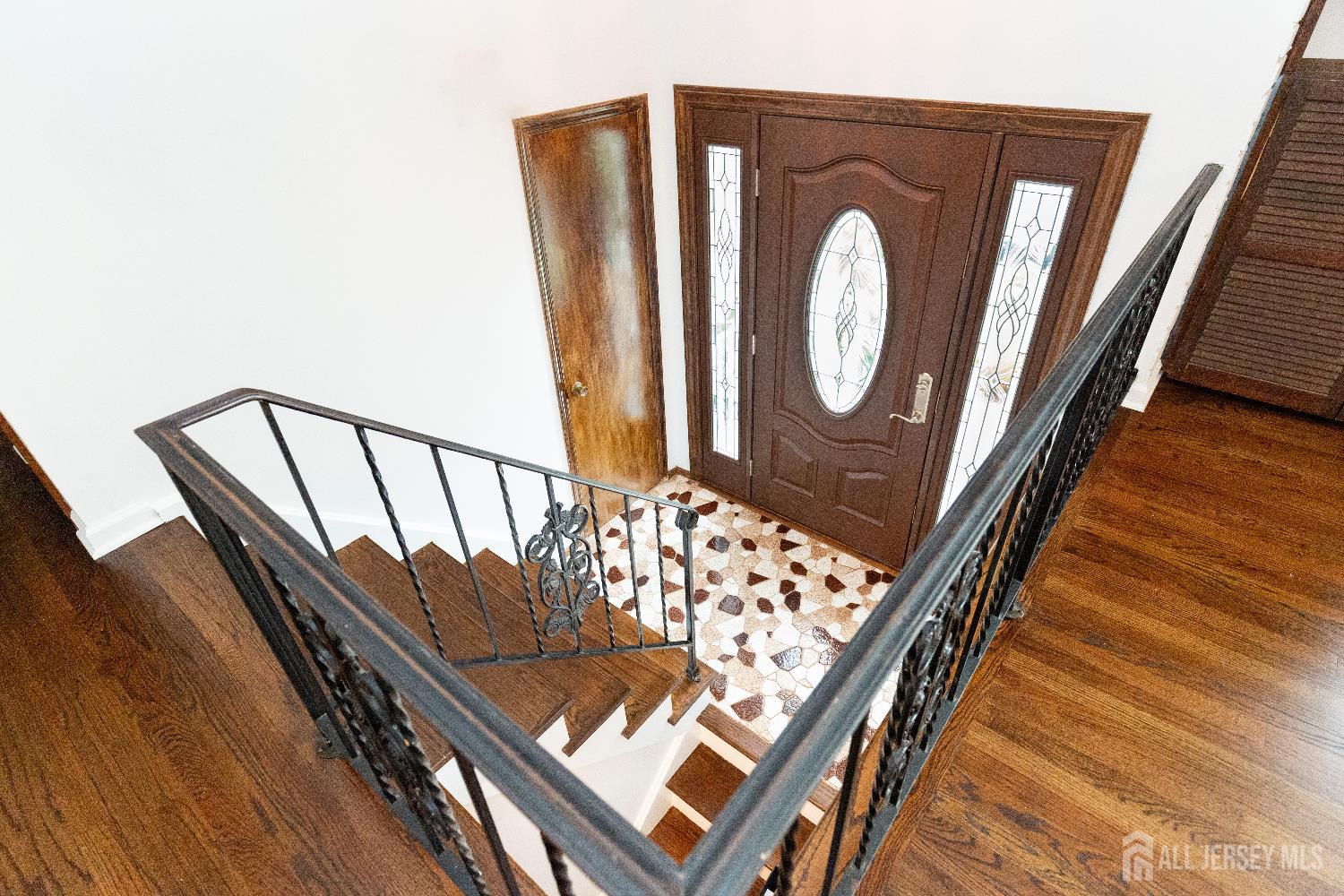 28 Beechwood Avenue, Edison NJ 08837 - View 3