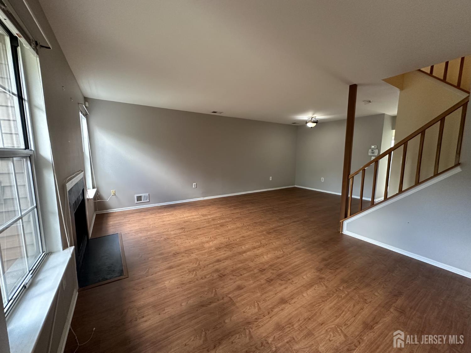 17 Canterbury Circle, Franklin NJ 08873 - View 2