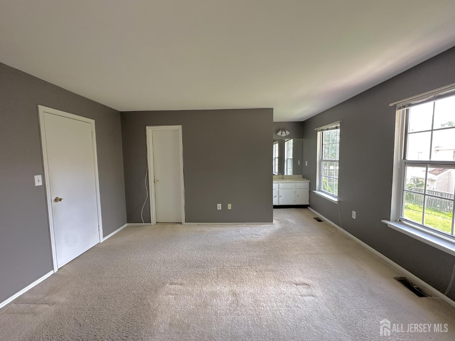 17 Canterbury Circle, Franklin NJ 08873 - View 5