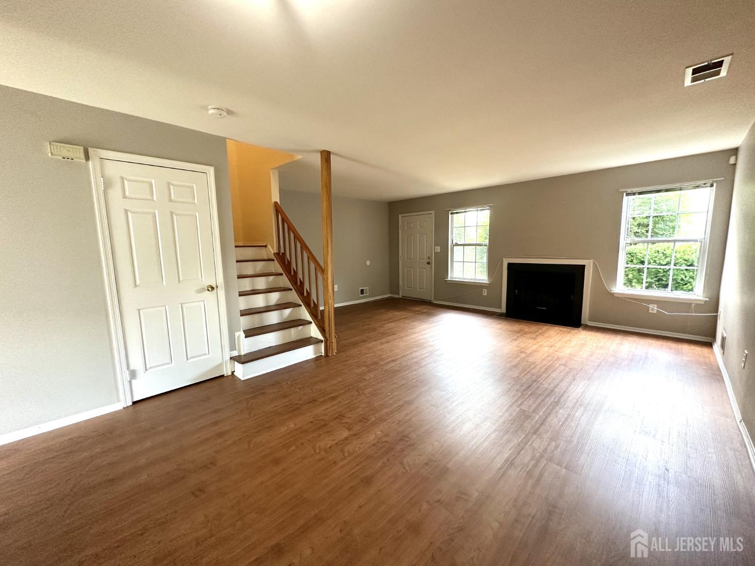 17 Canterbury Circle, Franklin NJ 08873 - View 3