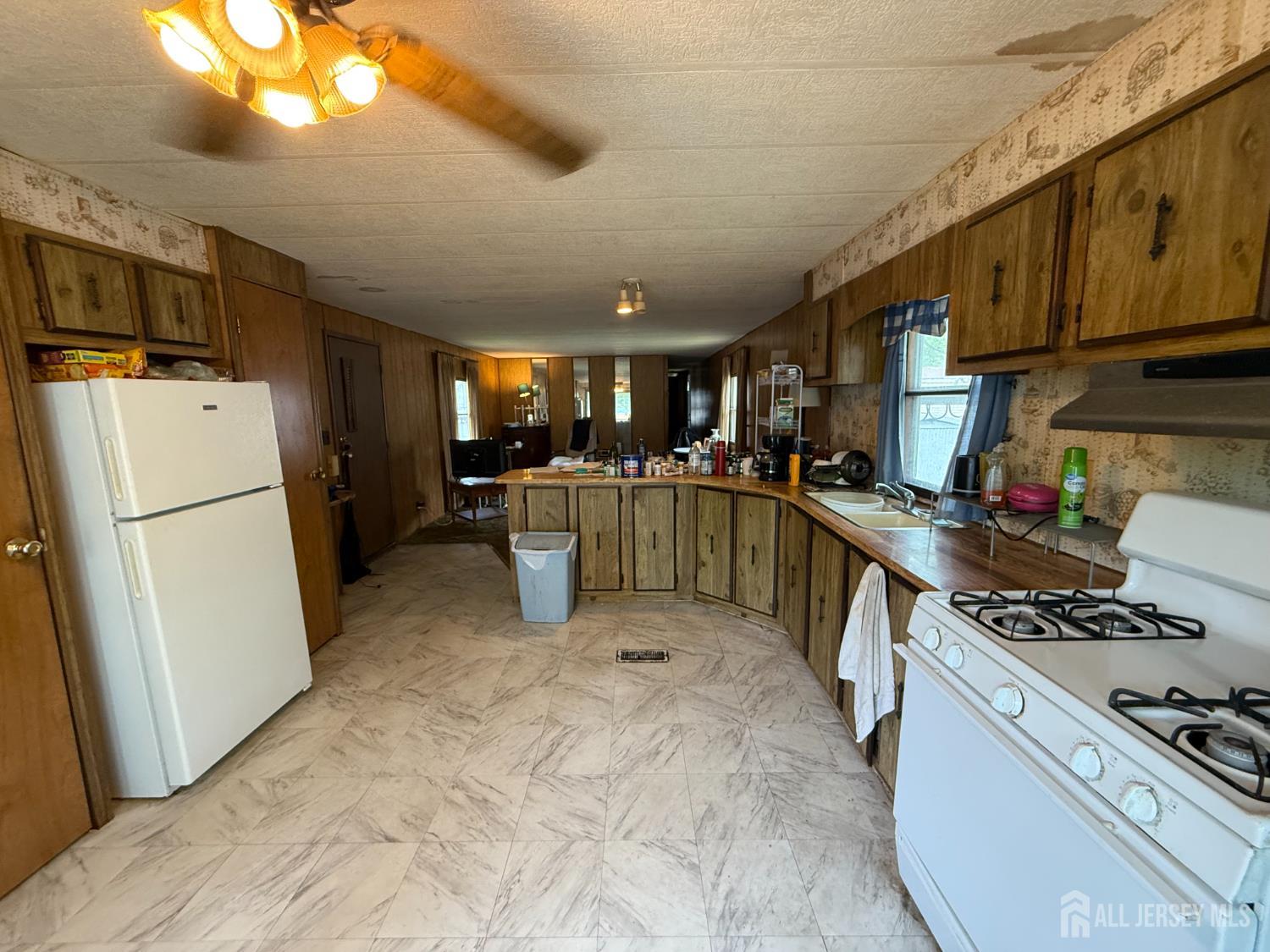 1 Deer Brook Boulevard, North Brunswick NJ 08902 - View 2