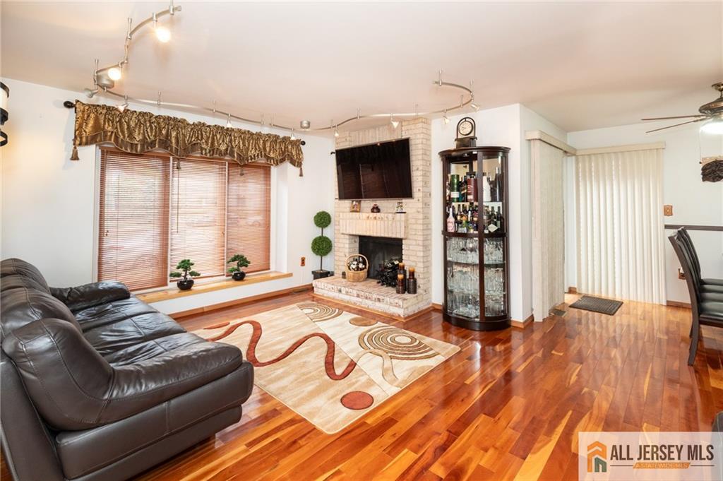 96 Riverbend Drive, North Brunswick NJ 08902 - View 2