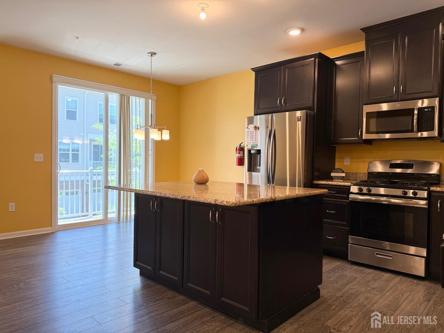 307 Dickson Court, Highland Park NJ 08904 - View 5