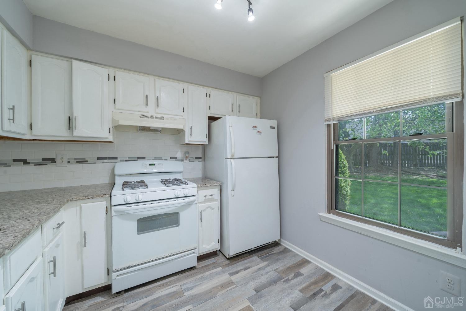1612 Woodbridge Commons Way, Iselin NJ 08830 - View 5
