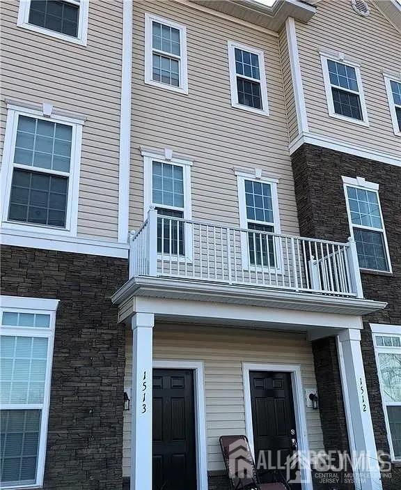 1513 E Hudson Circle, Highland Park NJ 08904 - View 4