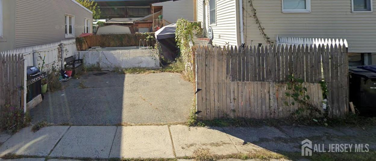 852 Kreil Street, Perth Amboy NJ 08861 - View 3