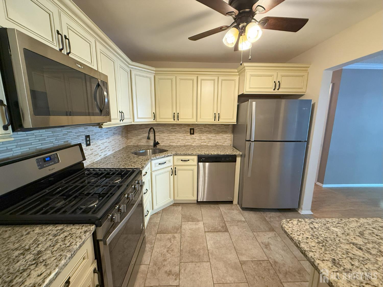 38 Cheverny Court, Hamilton NJ 08619 - View 2